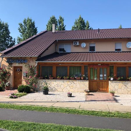 Balaton Panzio Bed & Breakfast Balatonbereny Exterior photo