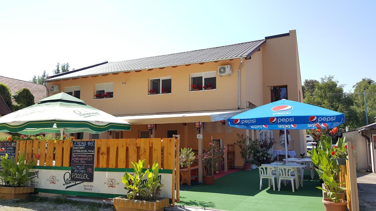 Balaton Panzio Bed & Breakfast Balatonbereny Exterior photo