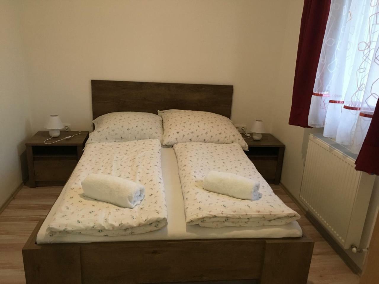 Balaton Panzio Bed & Breakfast Balatonbereny Exterior photo
