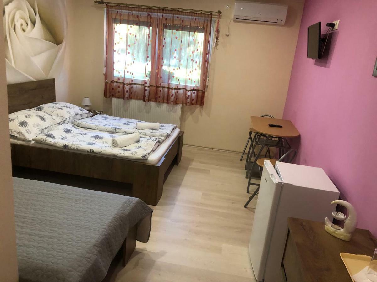 Balaton Panzio Bed & Breakfast Balatonbereny Exterior photo